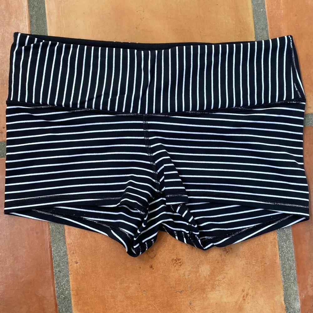 ❣️ lululemon shorts ❣️